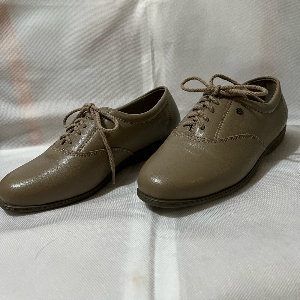 Easy Spirit Women’s Motion Leather Oxfords Lace Up NEW 7.5 W New Without Box